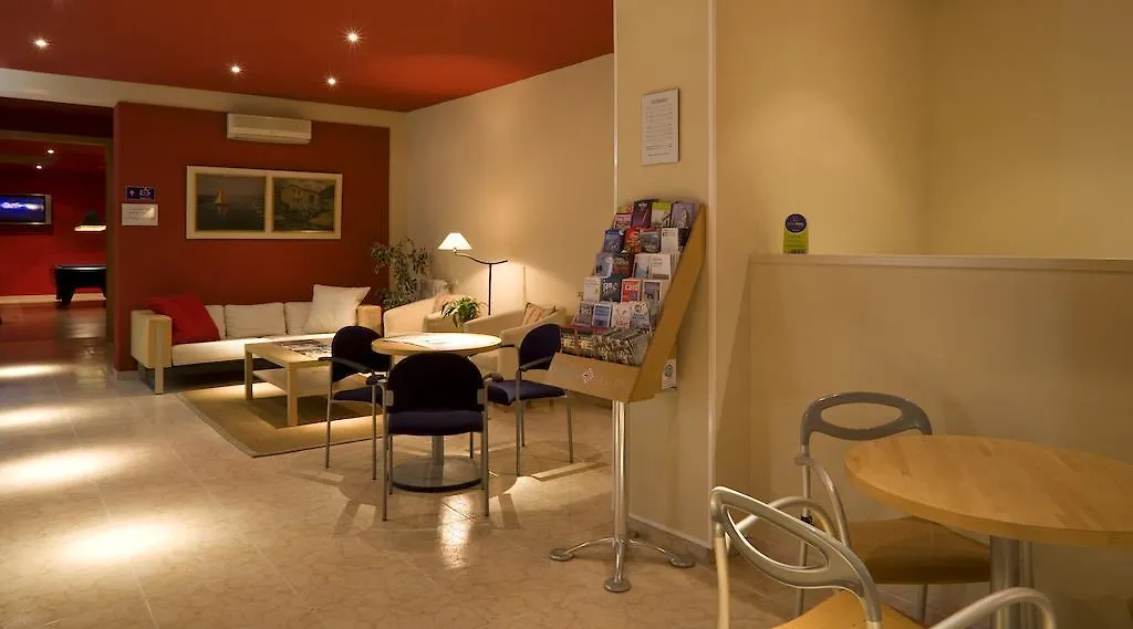 Hotel Central Normandie 시체스